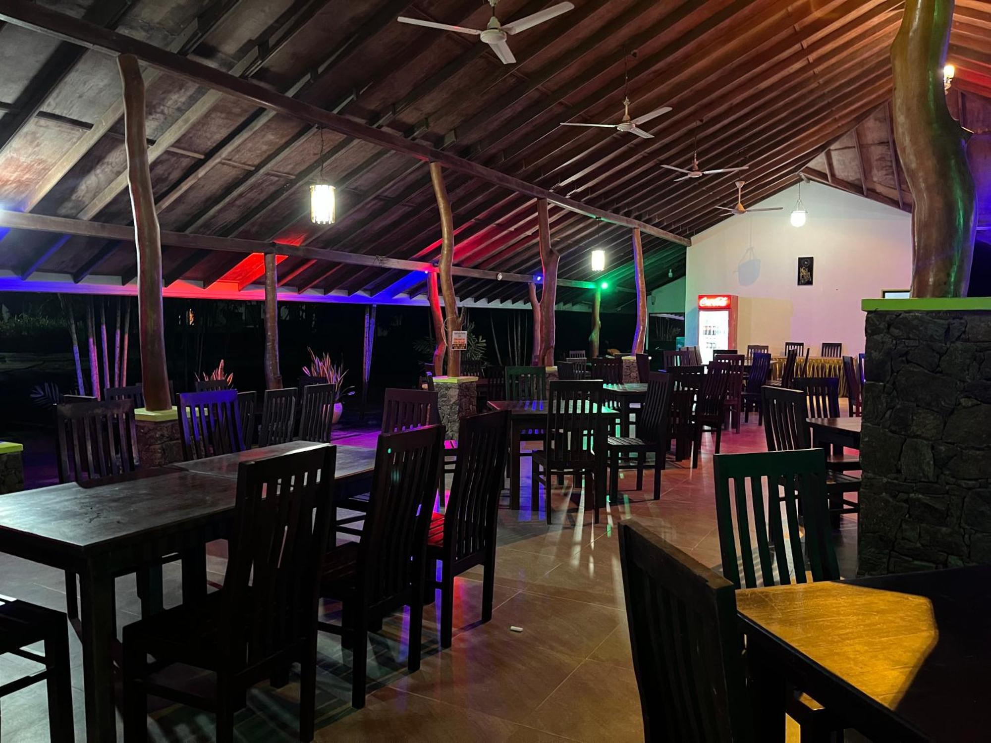 Royal Green Garden - Puttalam Exterior photo